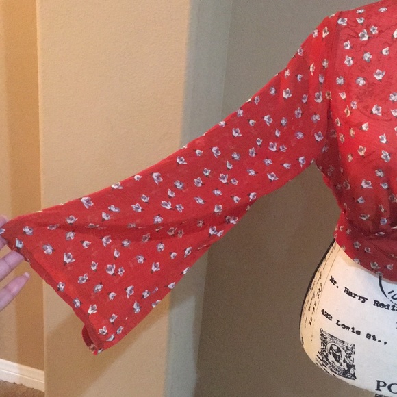 Floral Print Wrap top - Picture 5 of 8